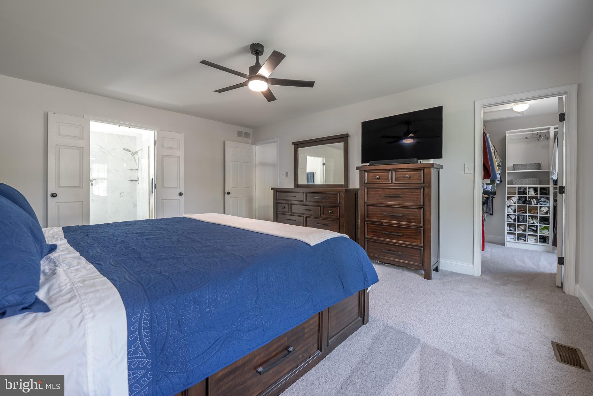 HUNTERS CROSSING - Residential