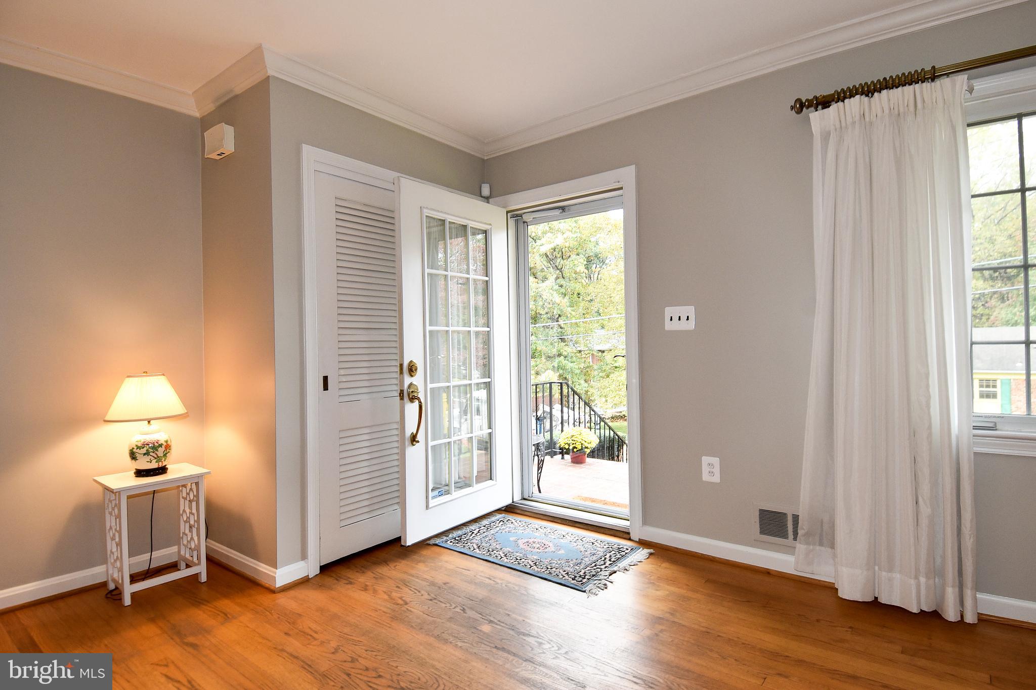 GOLF CLUB MANOR - Residential Lease