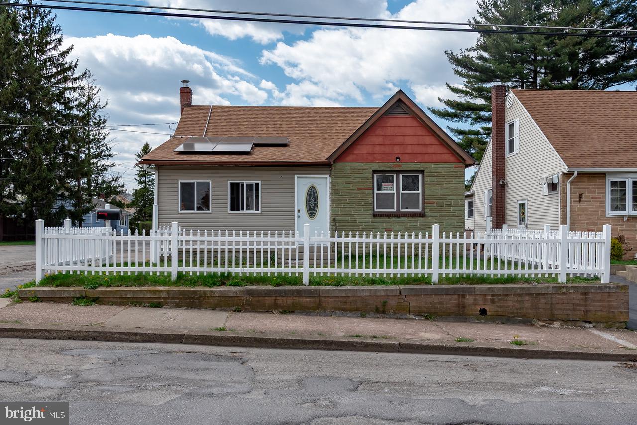 Well-maintained 4 bedroom Cape Cod in West Hazleton. 2 Bedrooms and full bath are conveniently located on the first floor. Fully fenced yard just in time for enjoying the spring and summer!