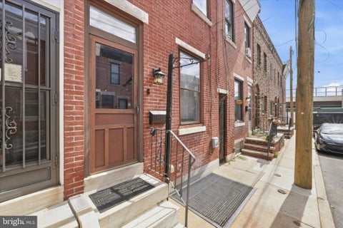 Townhouse For Rent - 1109 E Wilt Street<br/> PHILADELPHIA, PA 19125