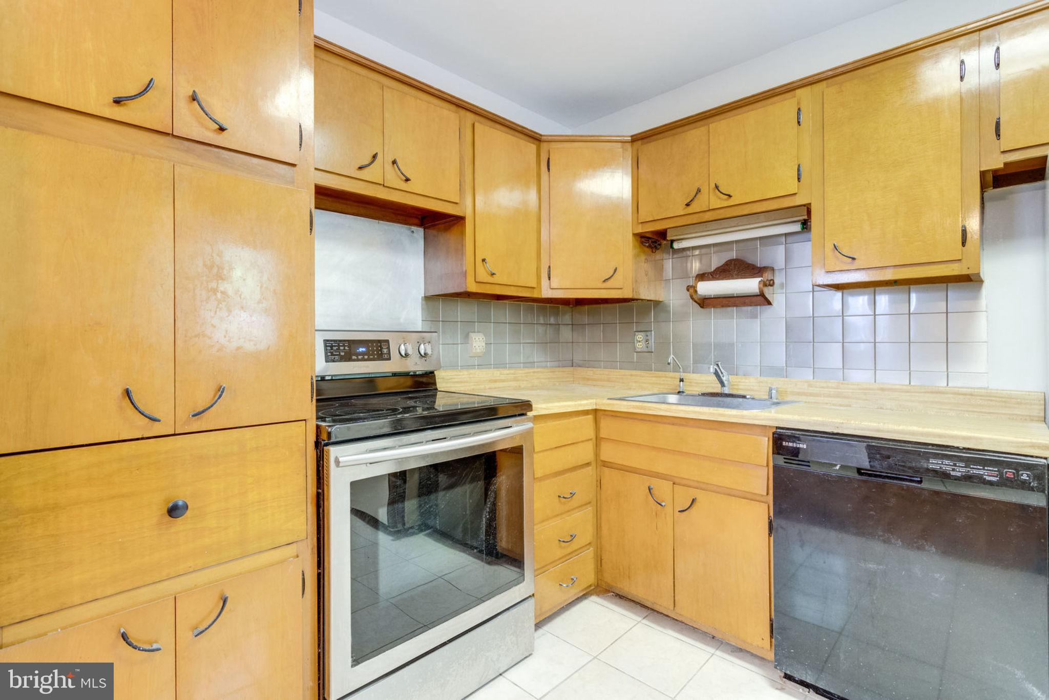 LOISDALE ESTATES - Residential