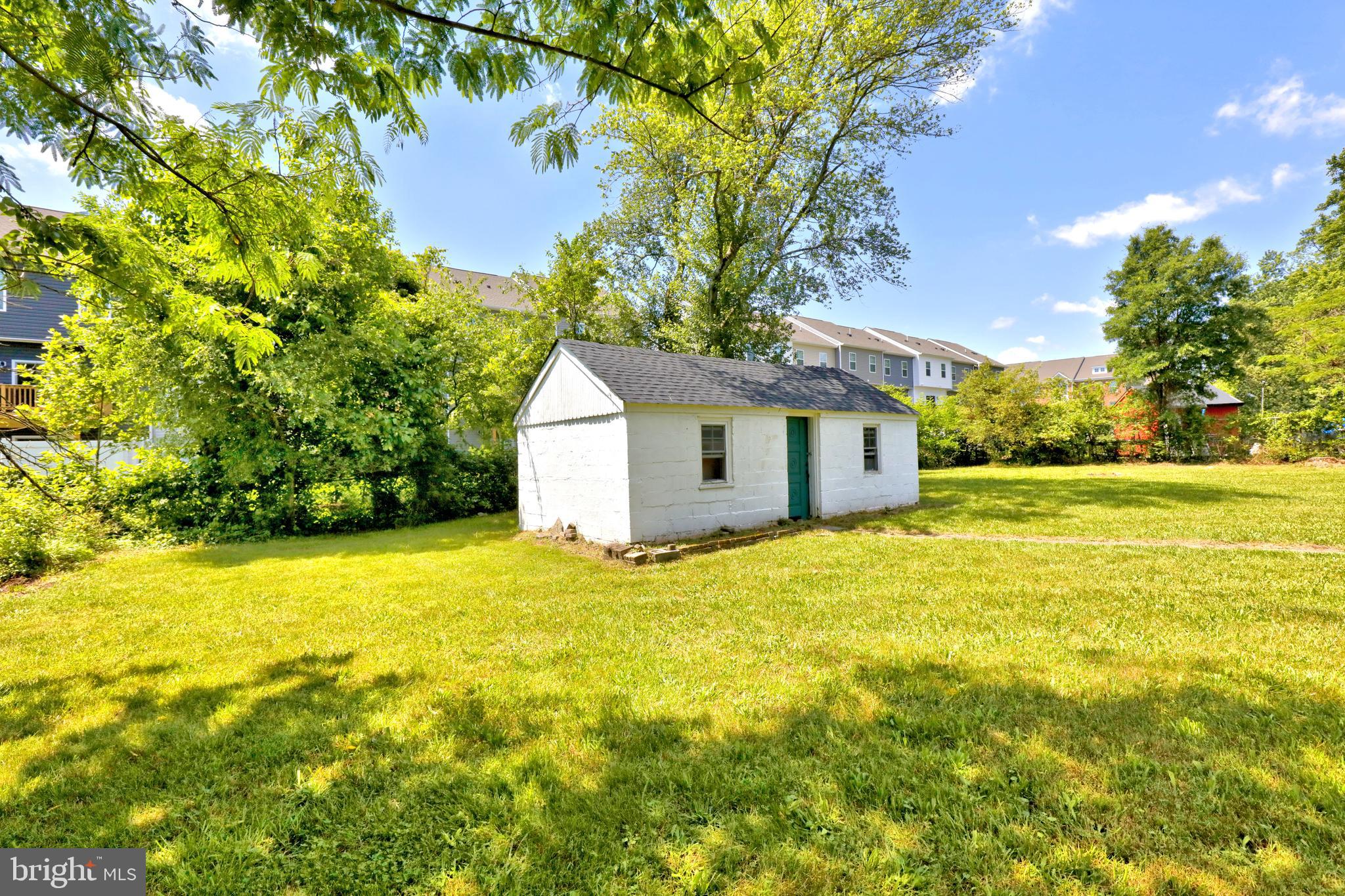 CLINTON ESTATES - Residential