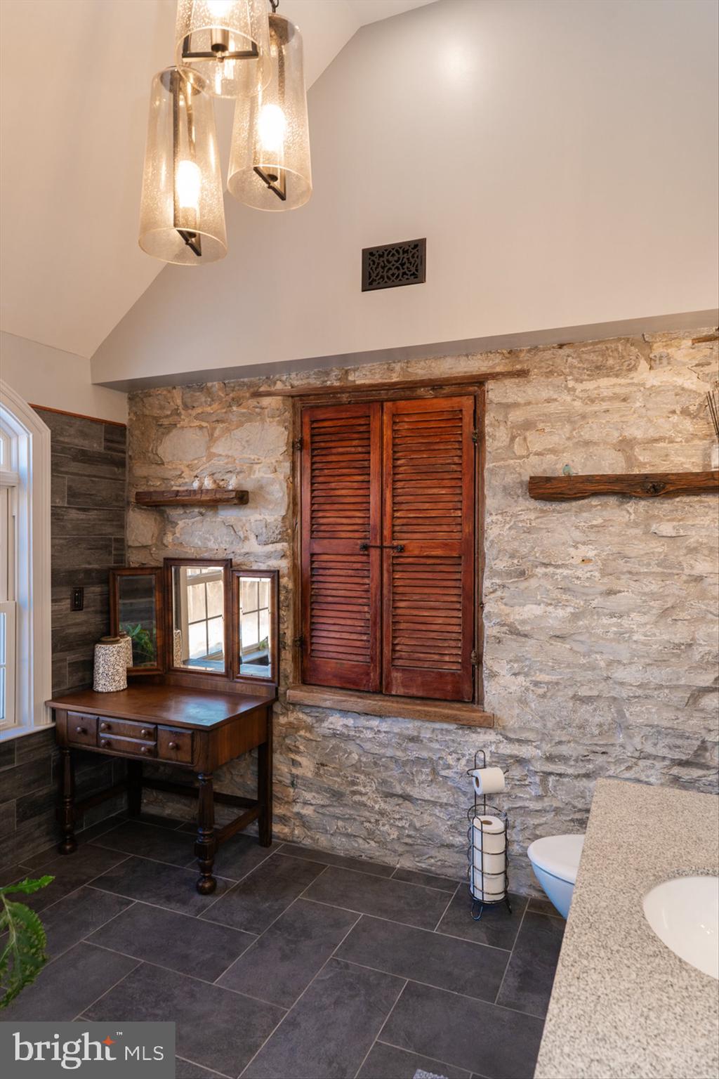 STONEWALL ESTATES - Residential