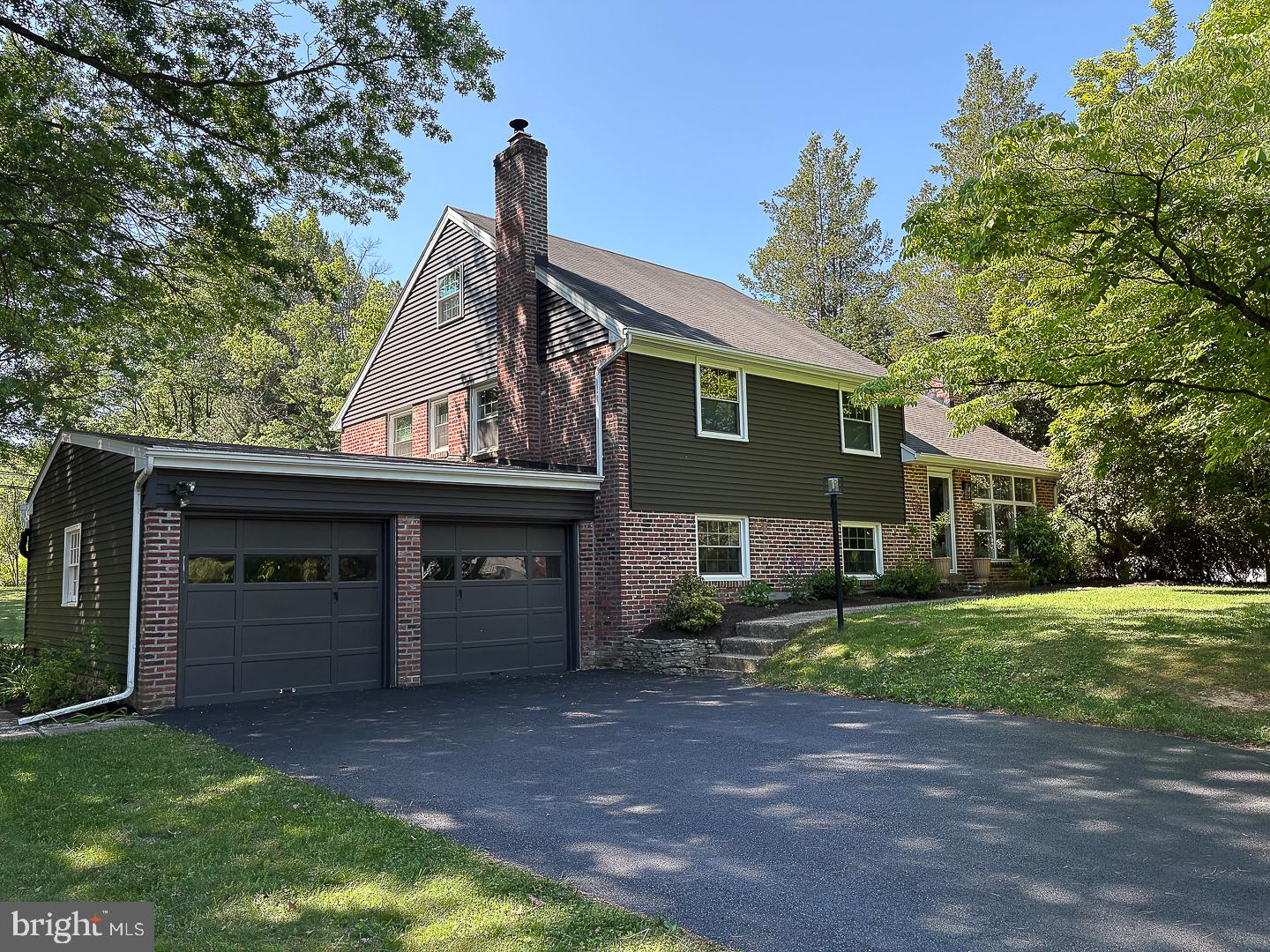 675 WALLACE DRIVE