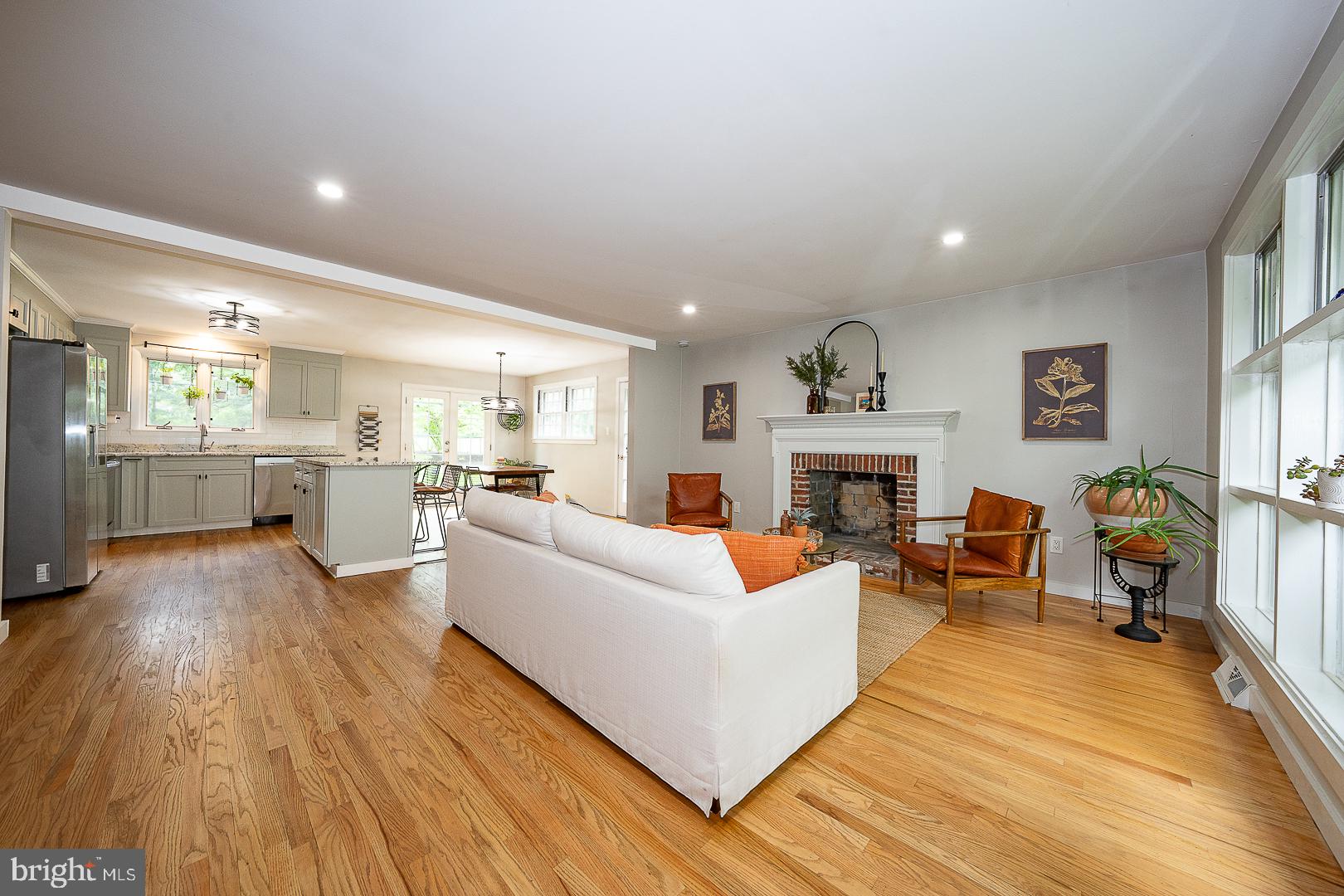 675 WALLACE DRIVE