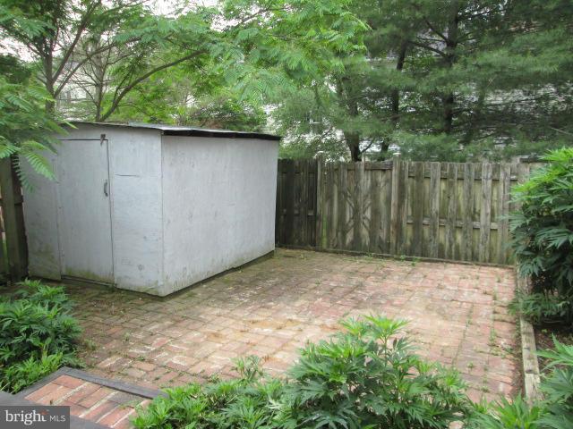BURKE STATION SQUARE - Residential