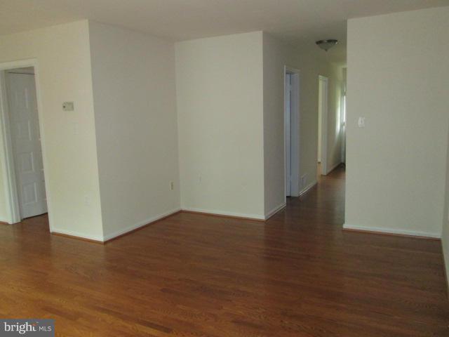 BURKE STATION SQUARE - Residential