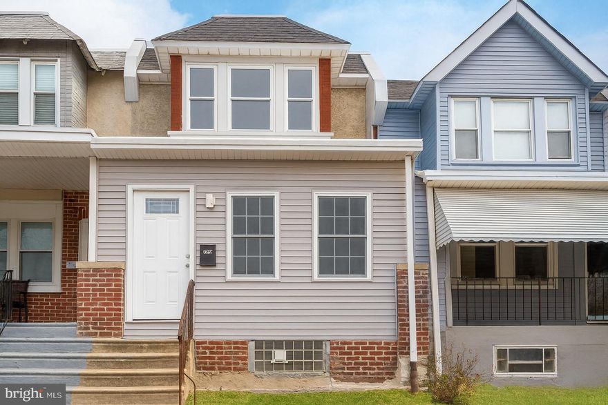 Prime Turn-Key Duplex: Live Rent-Free or Add a Fully Renovated Asset to Your Portfolio!
Welcome to a masterfully reimagined duplex offering the ultimate in versatile living and smart investing. This property has been fully renovated from top to bottom, providing a low-maintenance, turn-key opportunity for a savvy new owner.

The Opportunity:
-For the Owner-Occupant: Move into one pristine unit and let the rent from the second apartment cover your mortgage, effectively allowing you to live for free while building significant equity.
-For the Savvy Investor: Acquire a high-performing, fully renovated asset that will attract premium tenants and provide peace of mind with all new finishes and systems.

Property Highlights:
-Unit 1: A spacious 1-bed, 1-bath unit featuring a large living area, a fully finished basement, and backyard access leading to a renovated 1-car garage.
-Unit 2: A bright 2-bed, 1-bath apartment with an open layout, a stunning tiled bathroom with a skylight for natural light, and a private stand-up shower.

Premium Finishes Throughout:
Both units are equipped with designer kitchens featuring sleek quartz countertops, white shaker cabinets, and premium stainless steel appliances, designed for durability and modern appeal.
This property is a rare find that checks all the boxes for both lifestyle and investment goals. Schedule a showing today to see how this duplex can work for you!