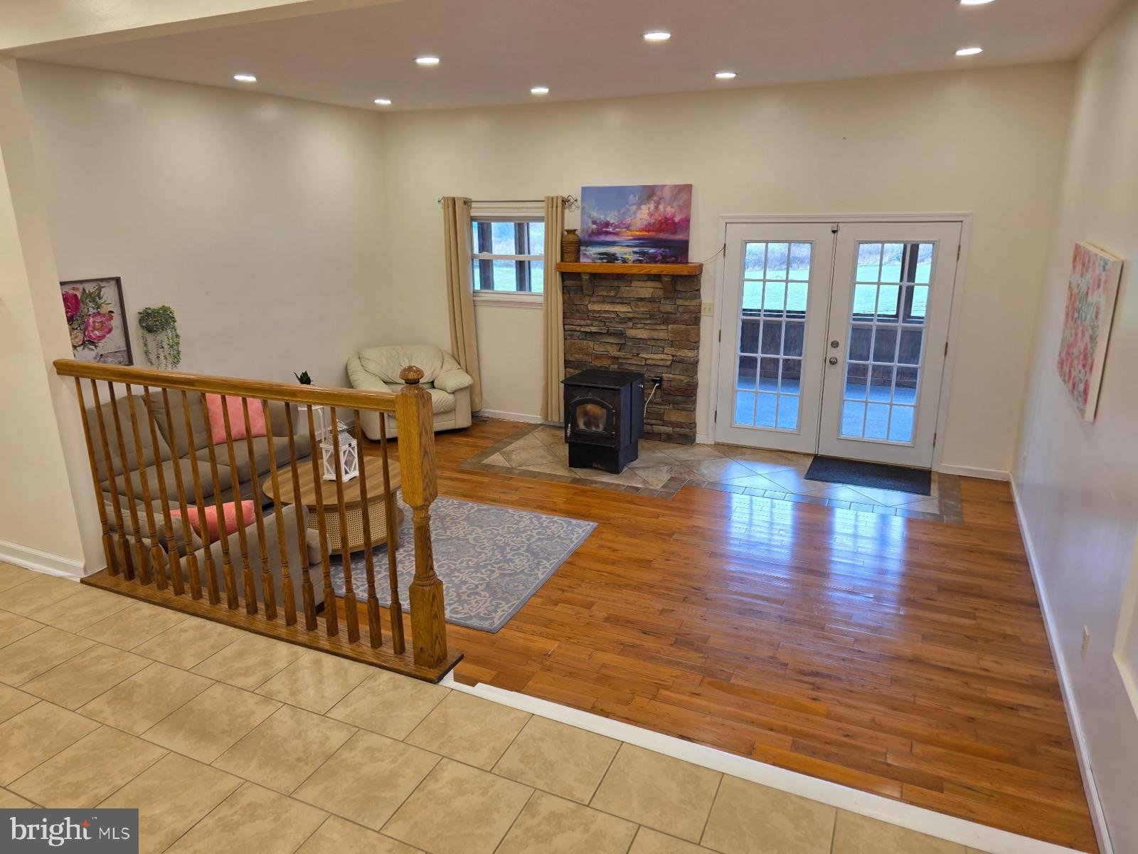 FRENCH'S NECK WEST - Residential