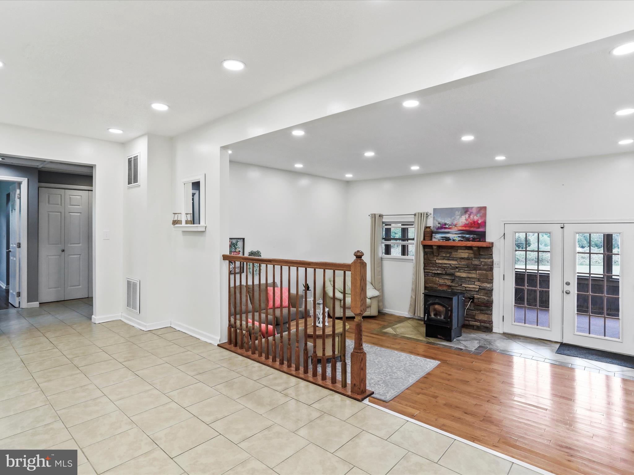 FRENCH'S NECK WEST - Residential