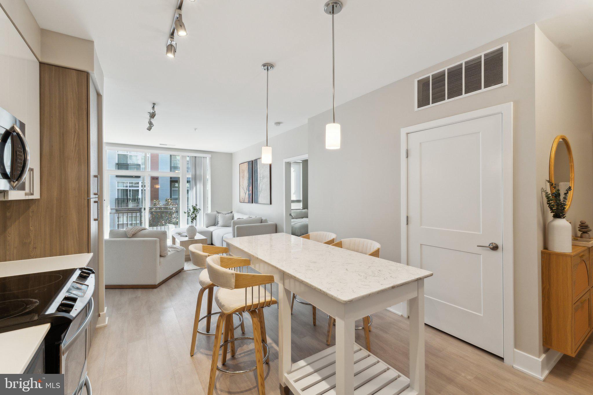 145 RIVERHAVEN DRIVE 352