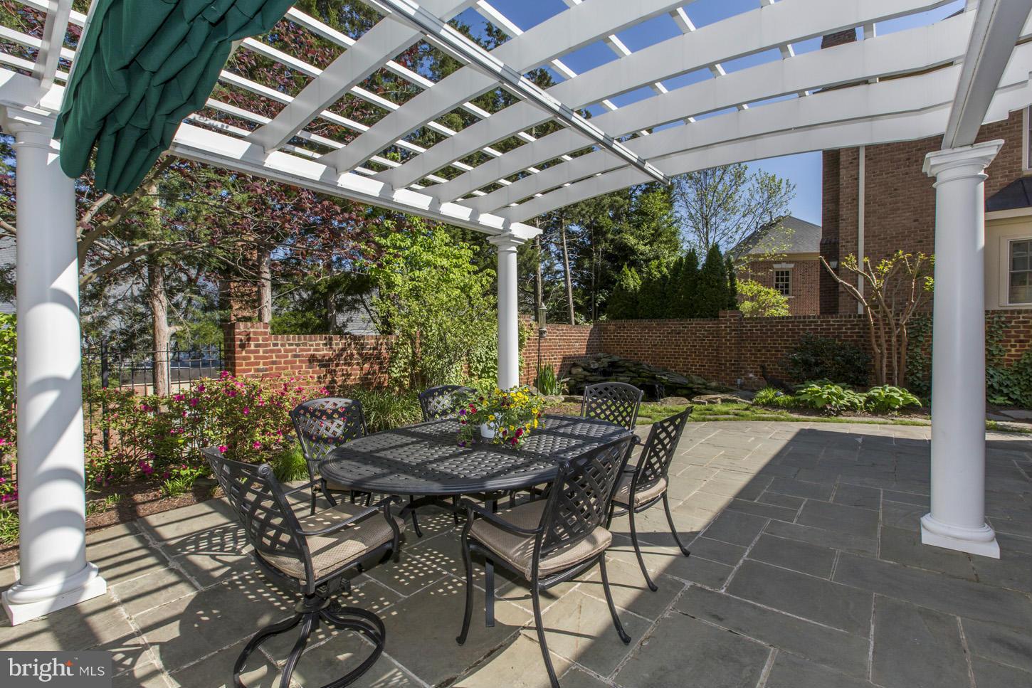 LEE HEIGHTS - Residential