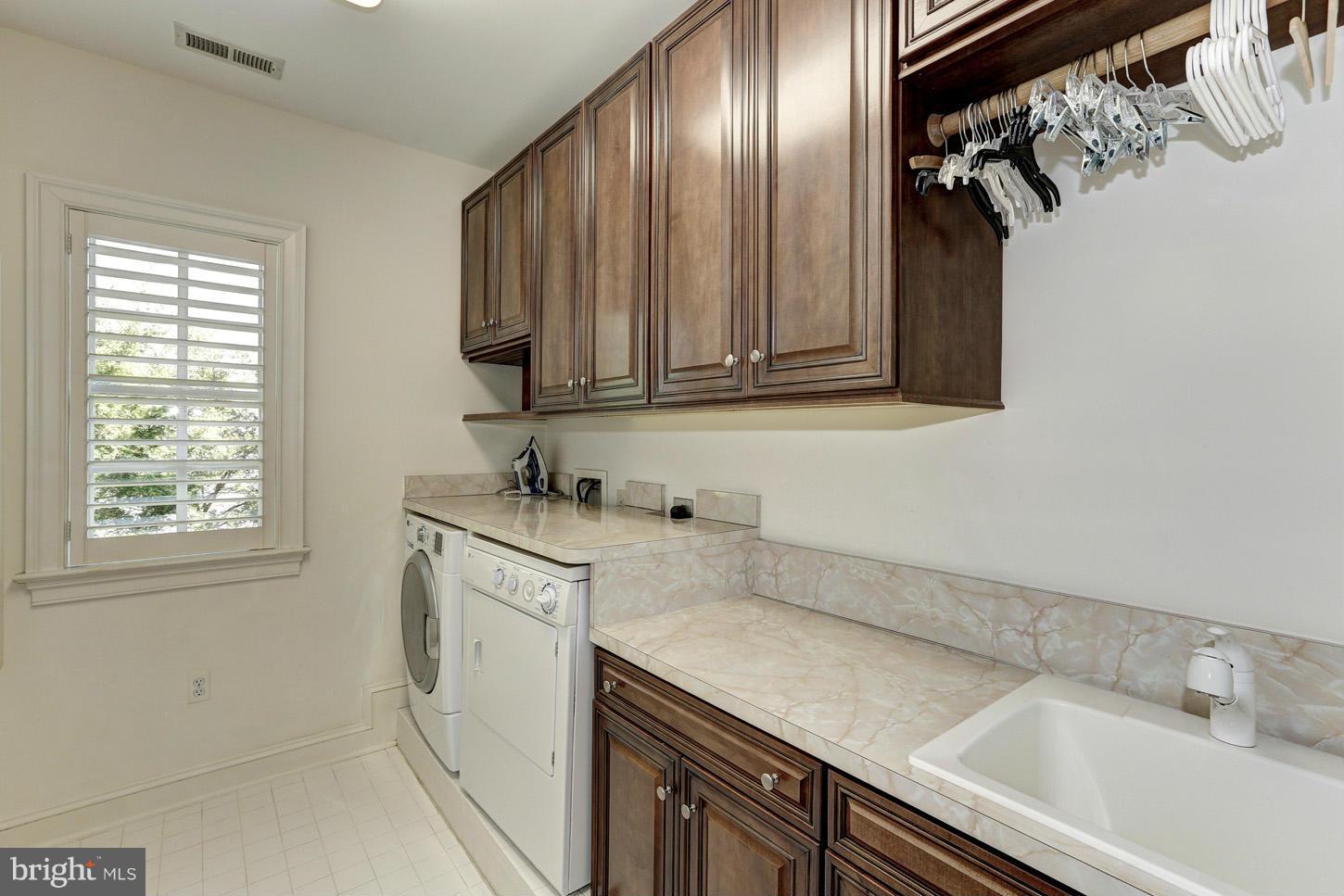 LEE HEIGHTS - Residential