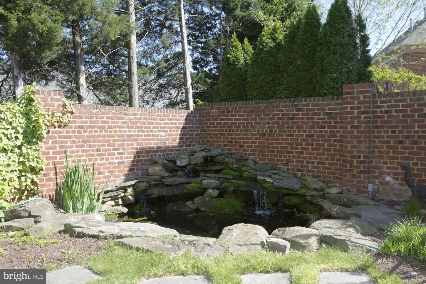 LEE HEIGHTS - Residential