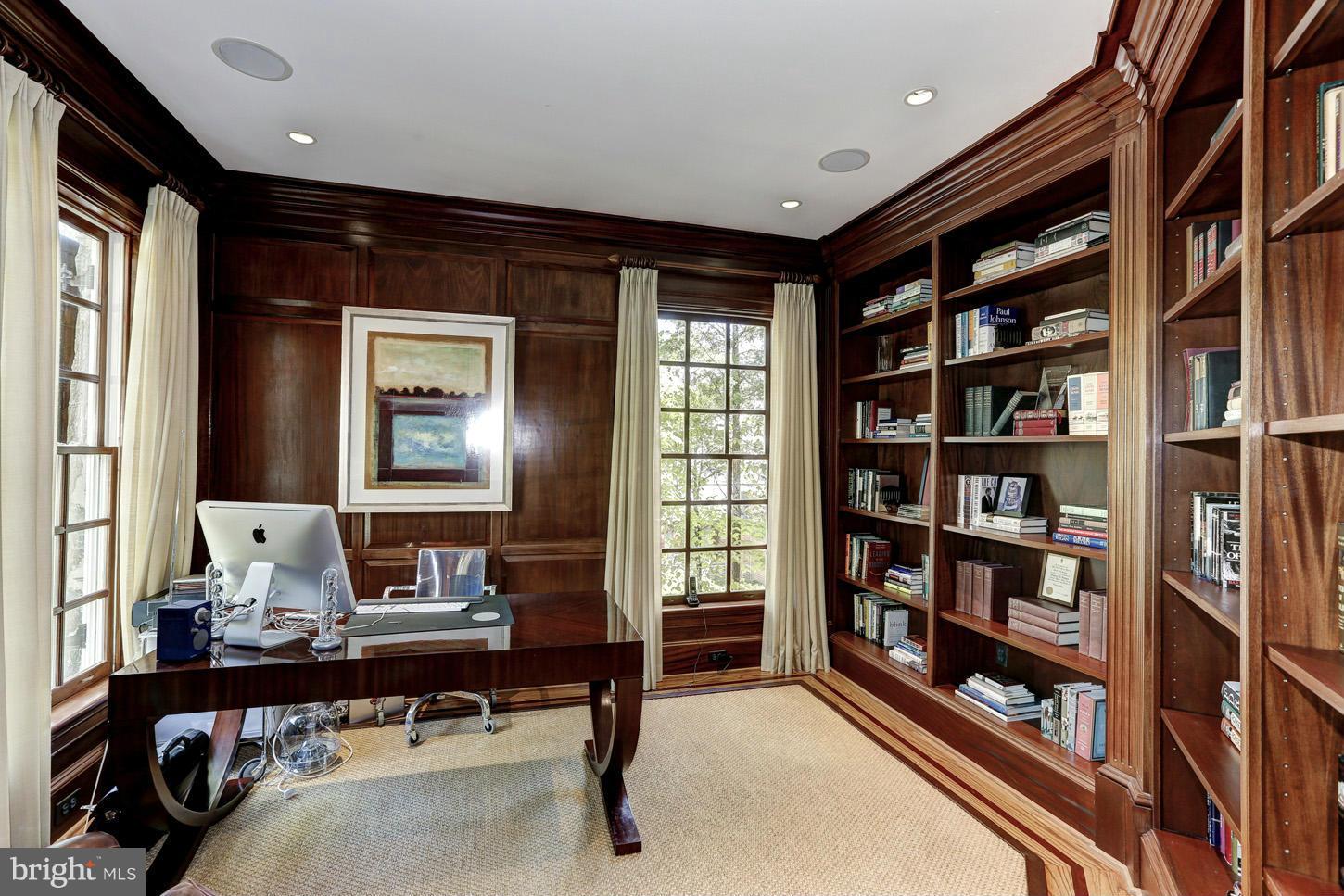 LEE HEIGHTS - Residential