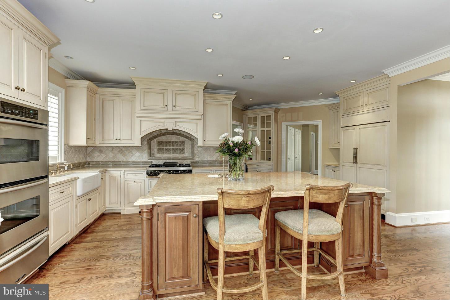 LEE HEIGHTS - Residential