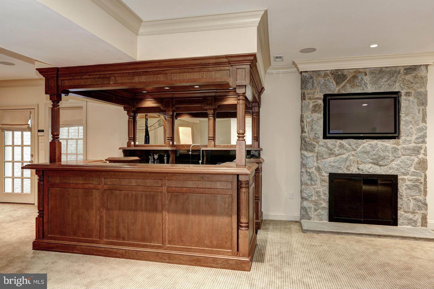 LEE HEIGHTS - Residential