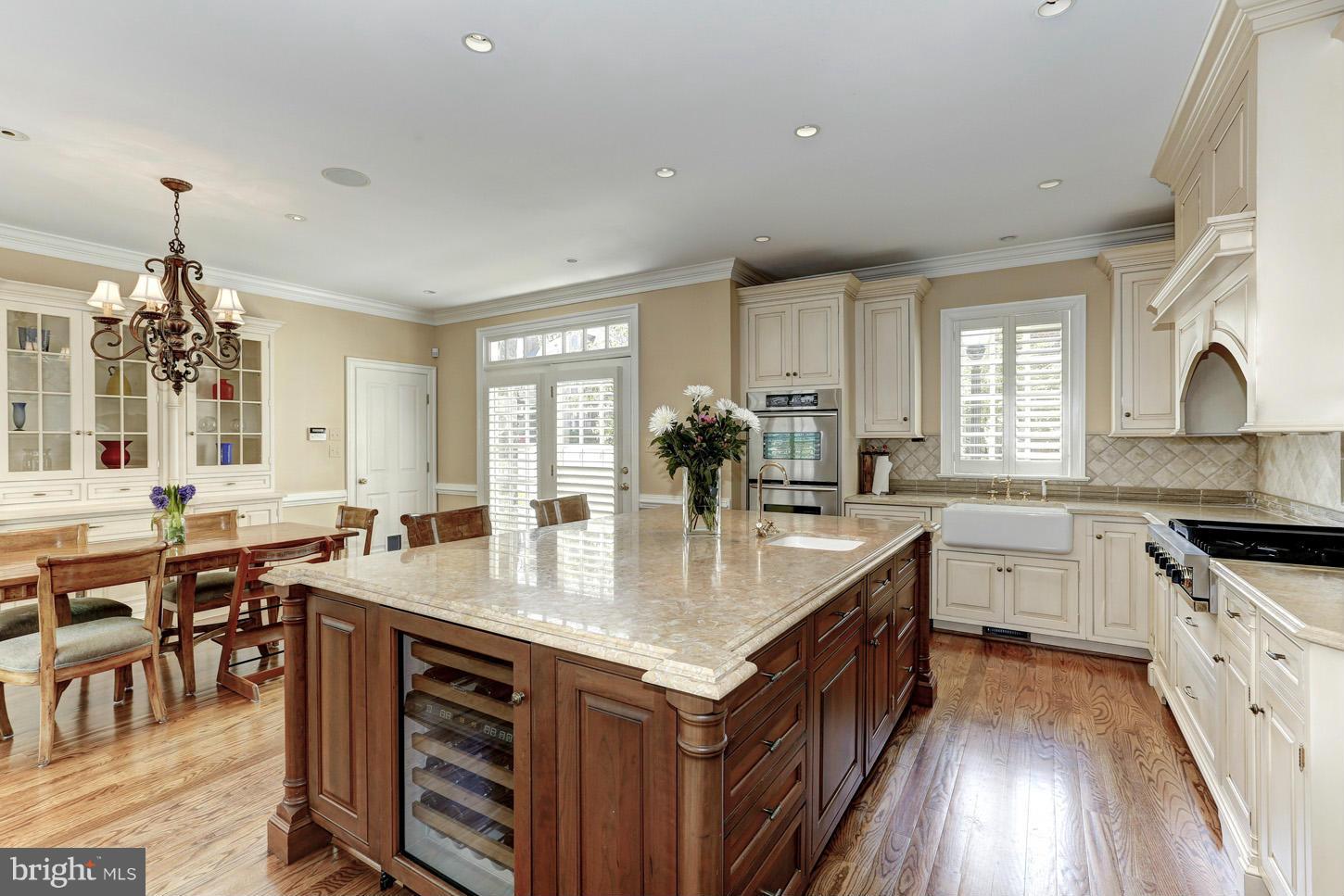 LEE HEIGHTS - Residential