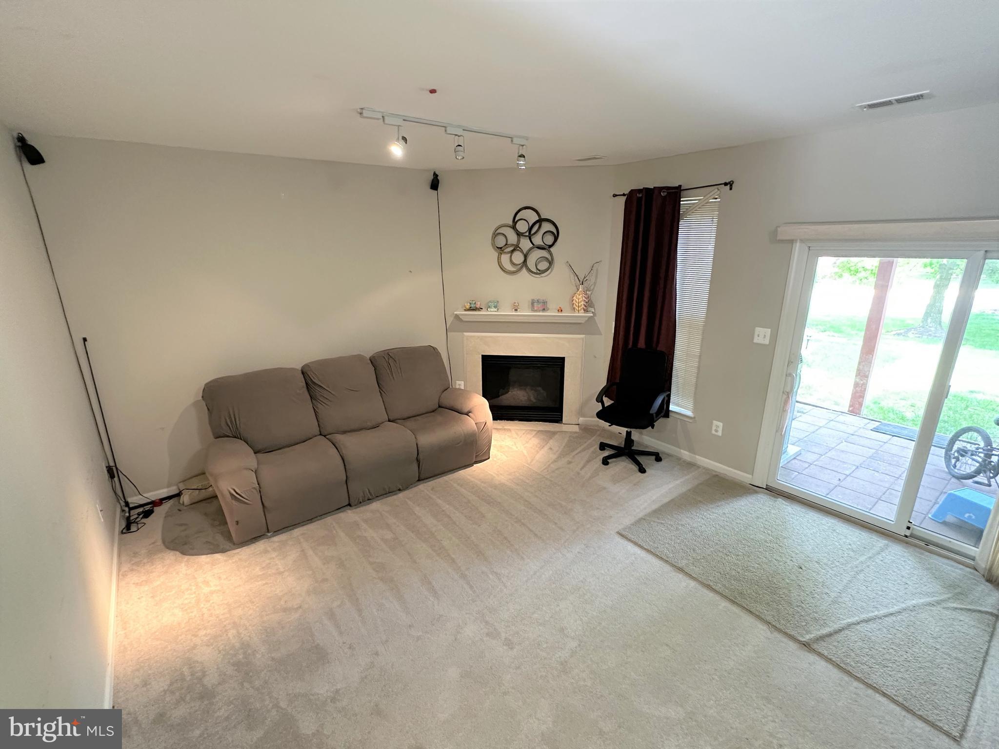 WOODLAND PARK - Residential Lease