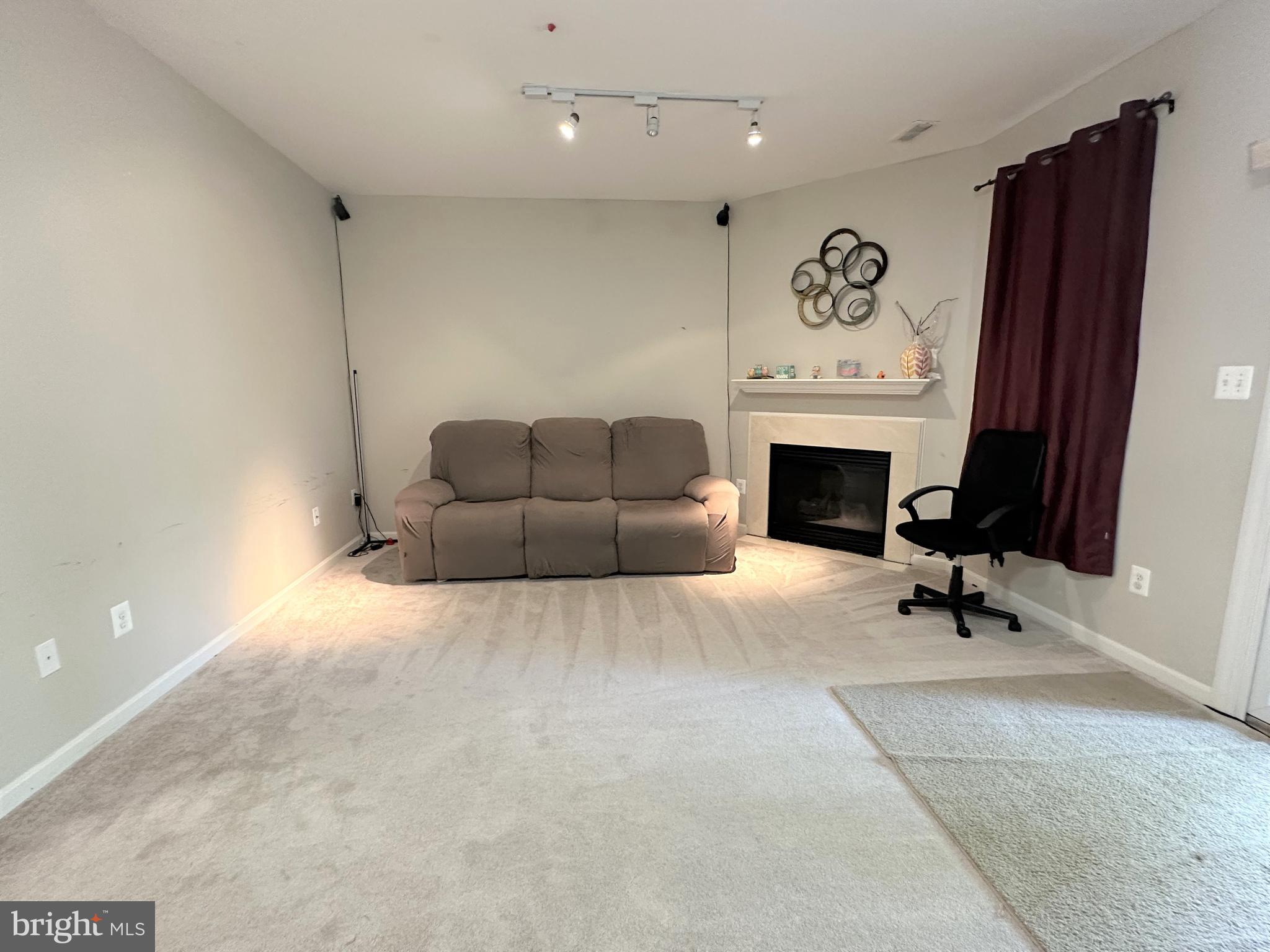 WOODLAND PARK - Residential Lease