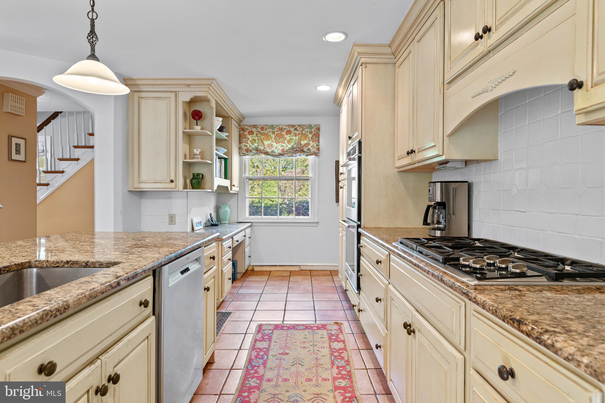 GLADWYNE - Residential