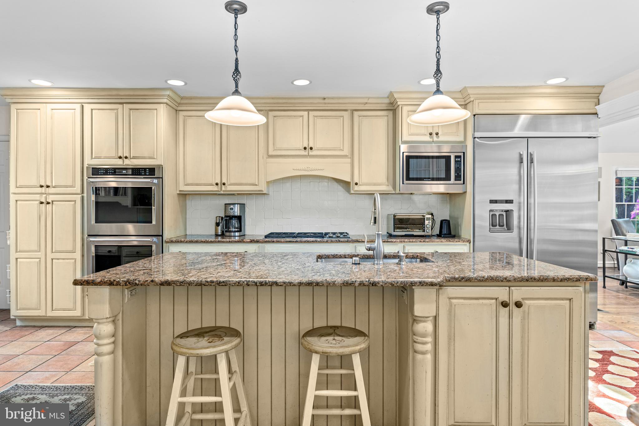 GLADWYNE - Residential