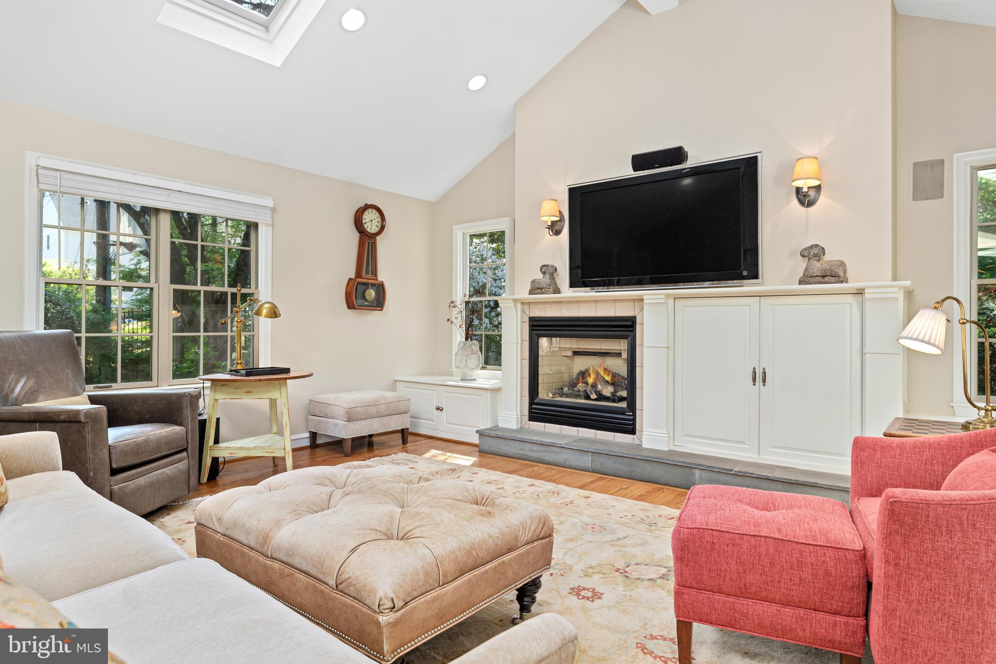 GLADWYNE - Residential