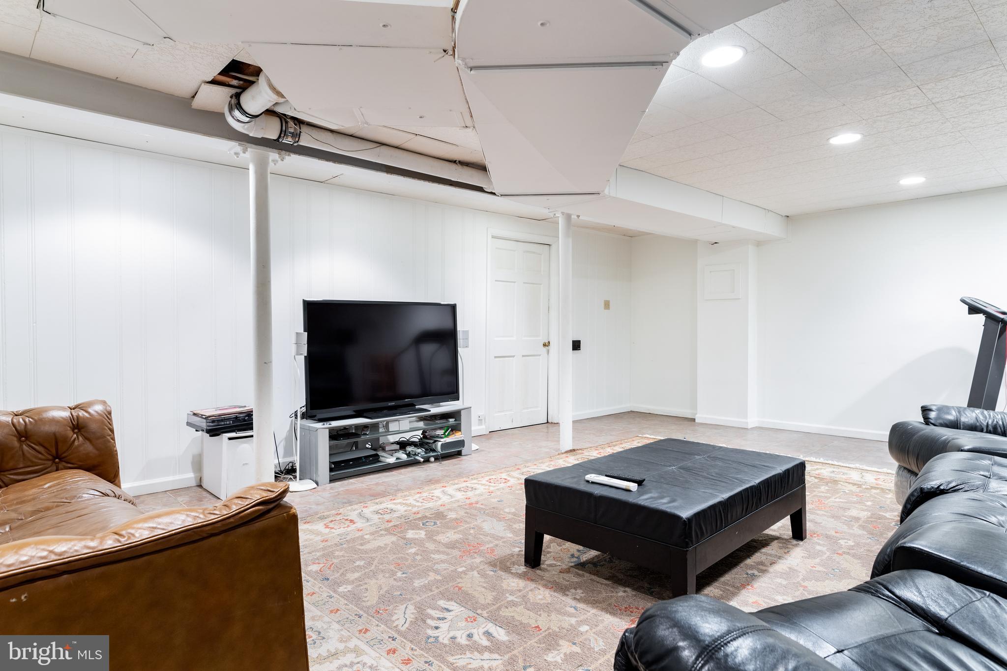 GLADWYNE - Residential