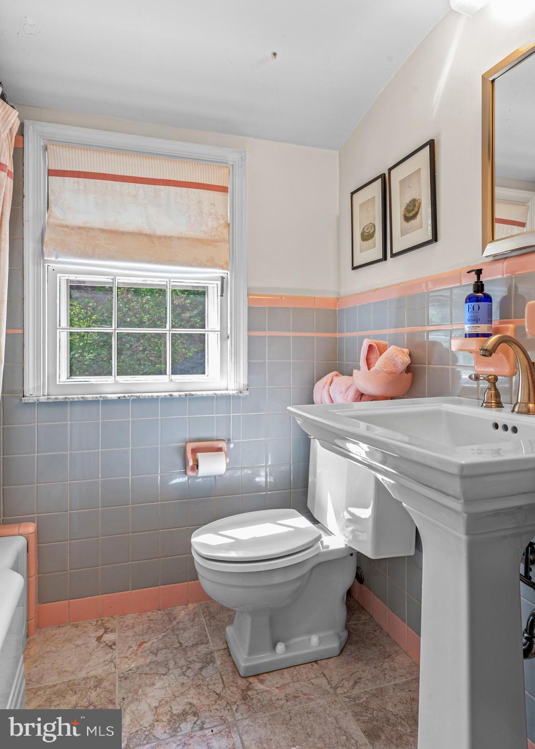 GLADWYNE - Residential