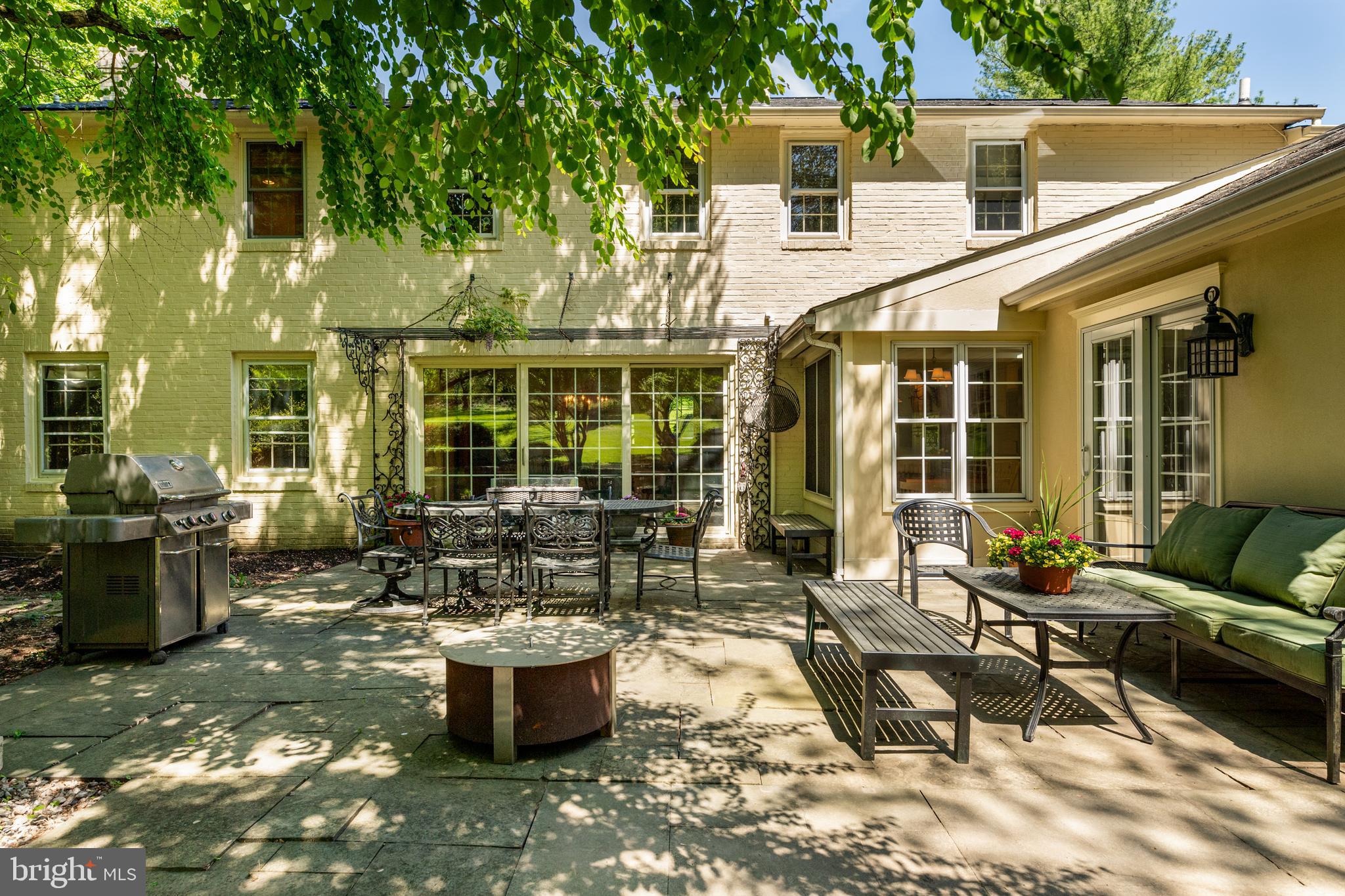 GLADWYNE - Residential