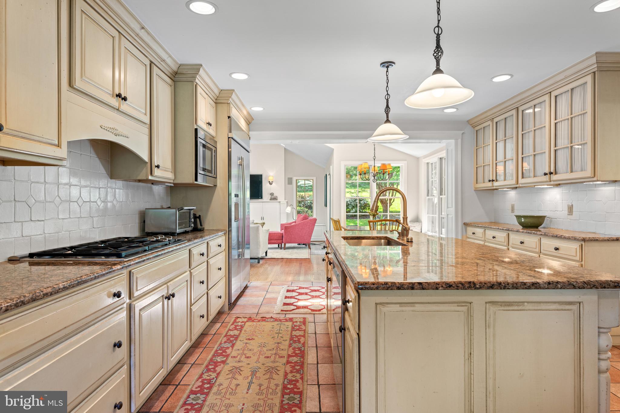 GLADWYNE - Residential