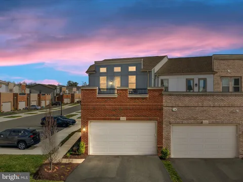 42788 Macbeth Terrace, Ashburn, VA MLS: VALO2092644