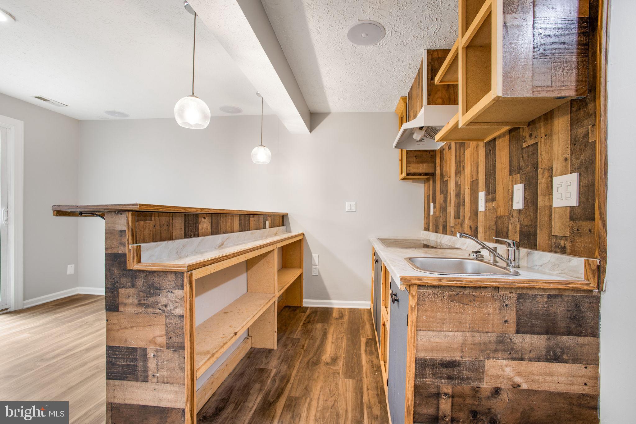 SEVEN OAKS - Residential