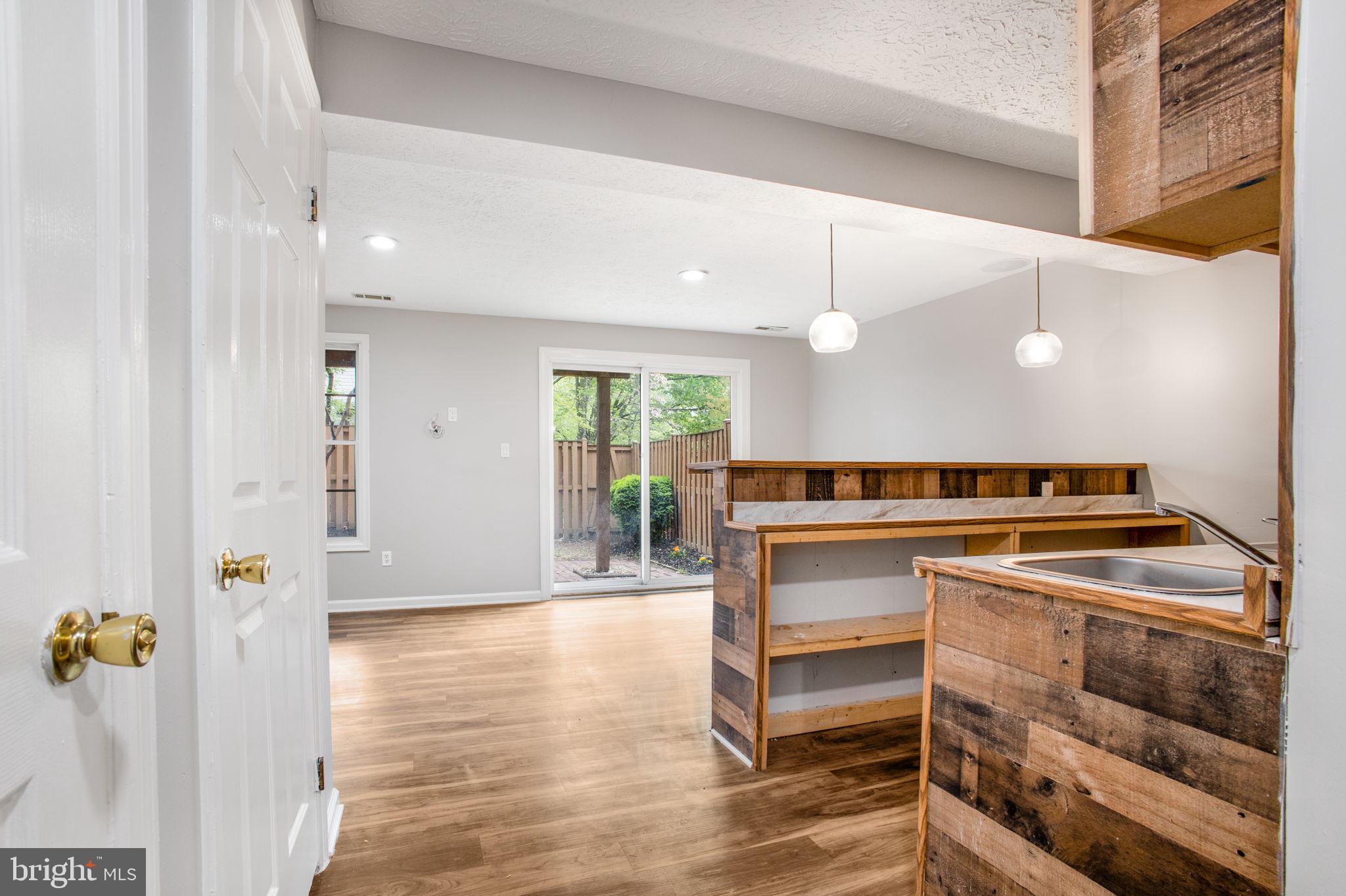 SEVEN OAKS - Residential