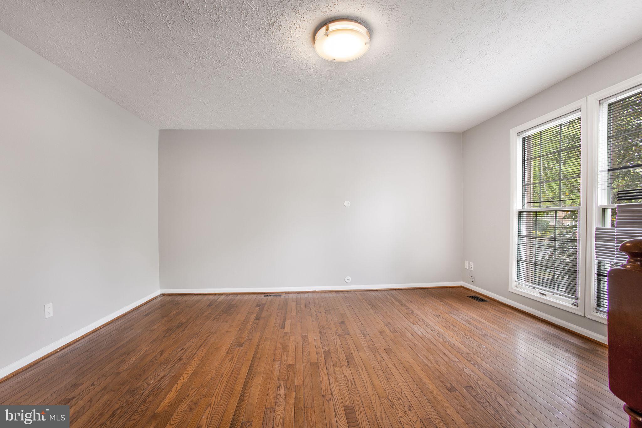 SEVEN OAKS - Residential