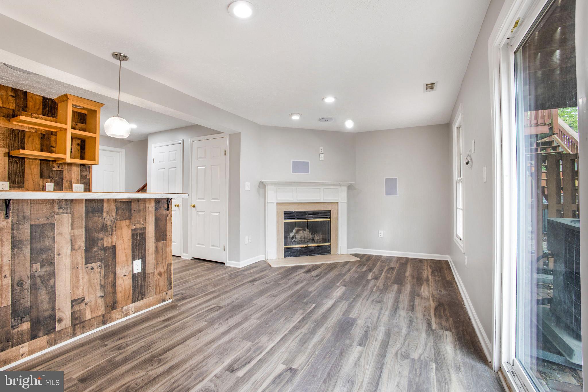 SEVEN OAKS - Residential