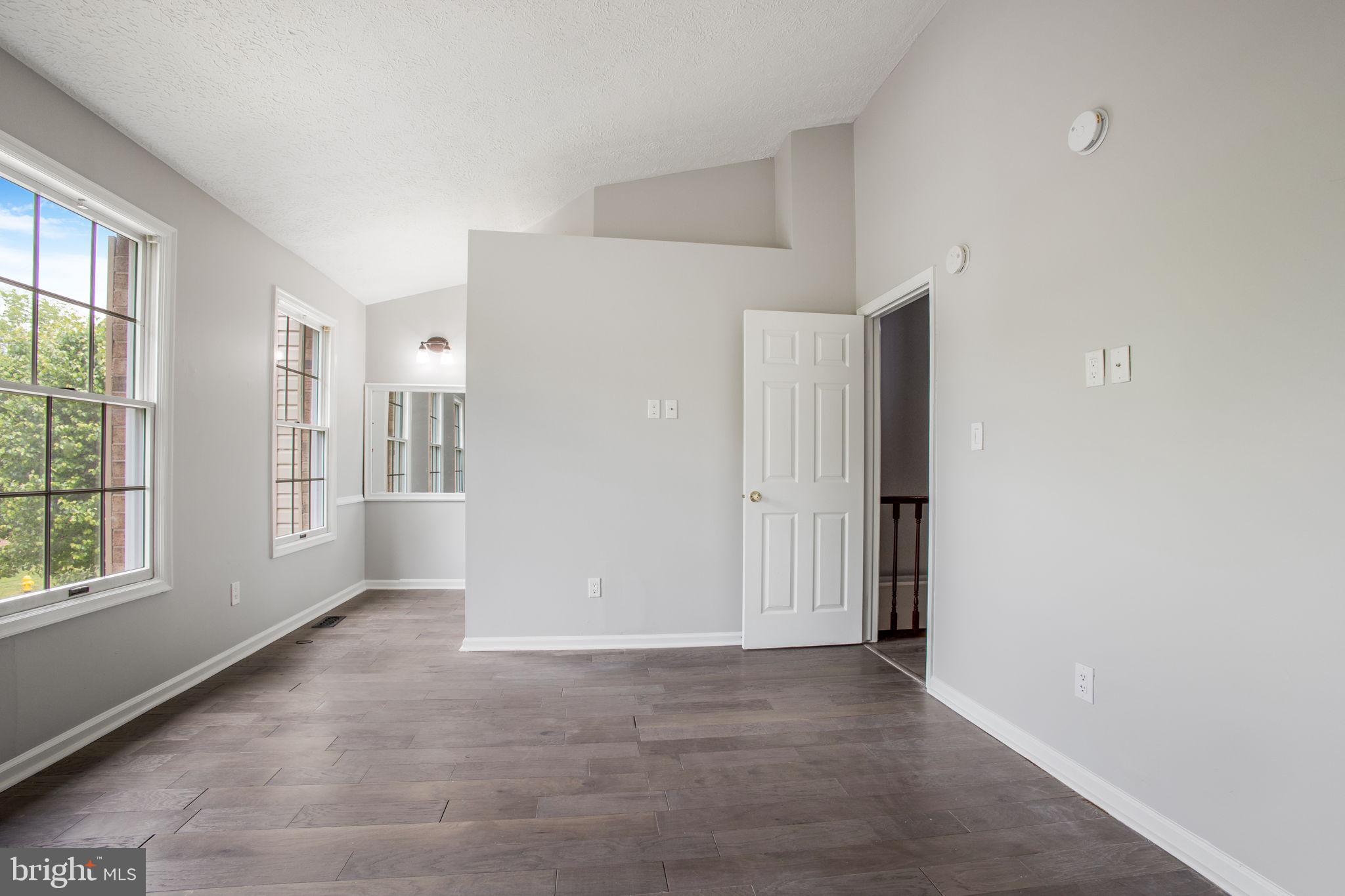 SEVEN OAKS - Residential