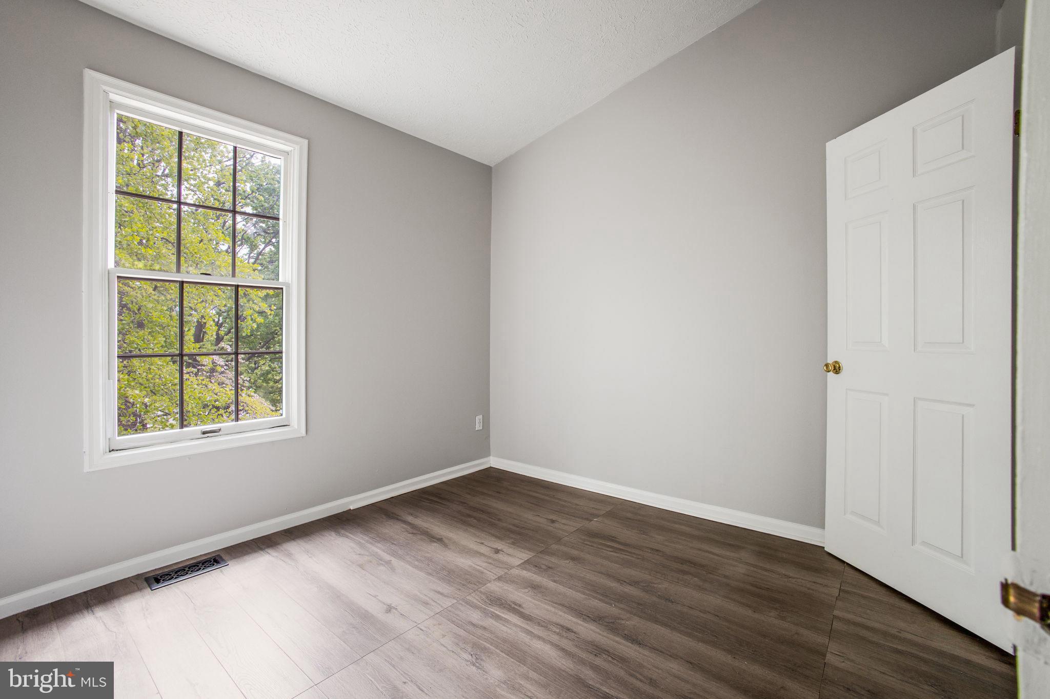 SEVEN OAKS - Residential