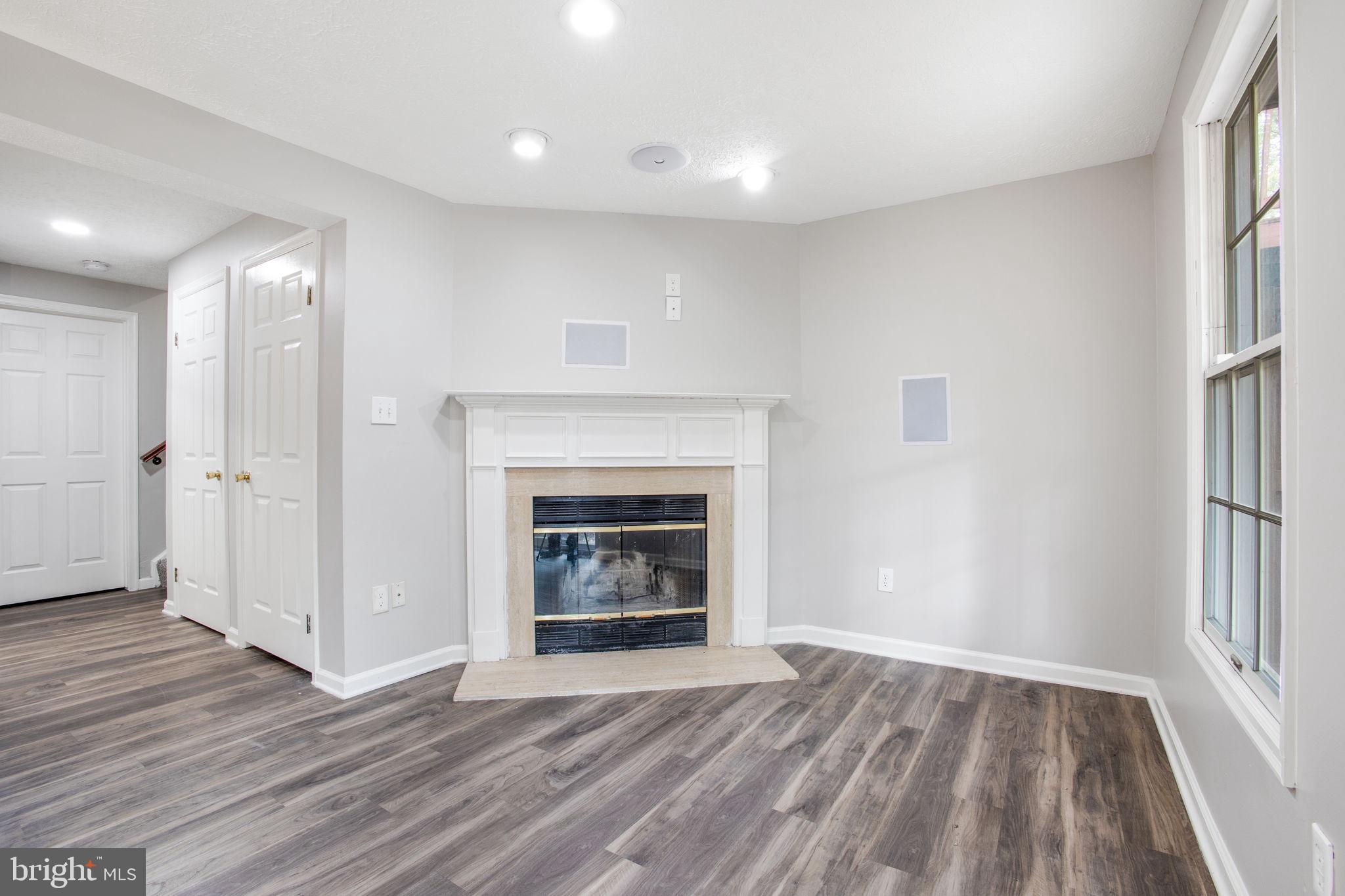 SEVEN OAKS - Residential