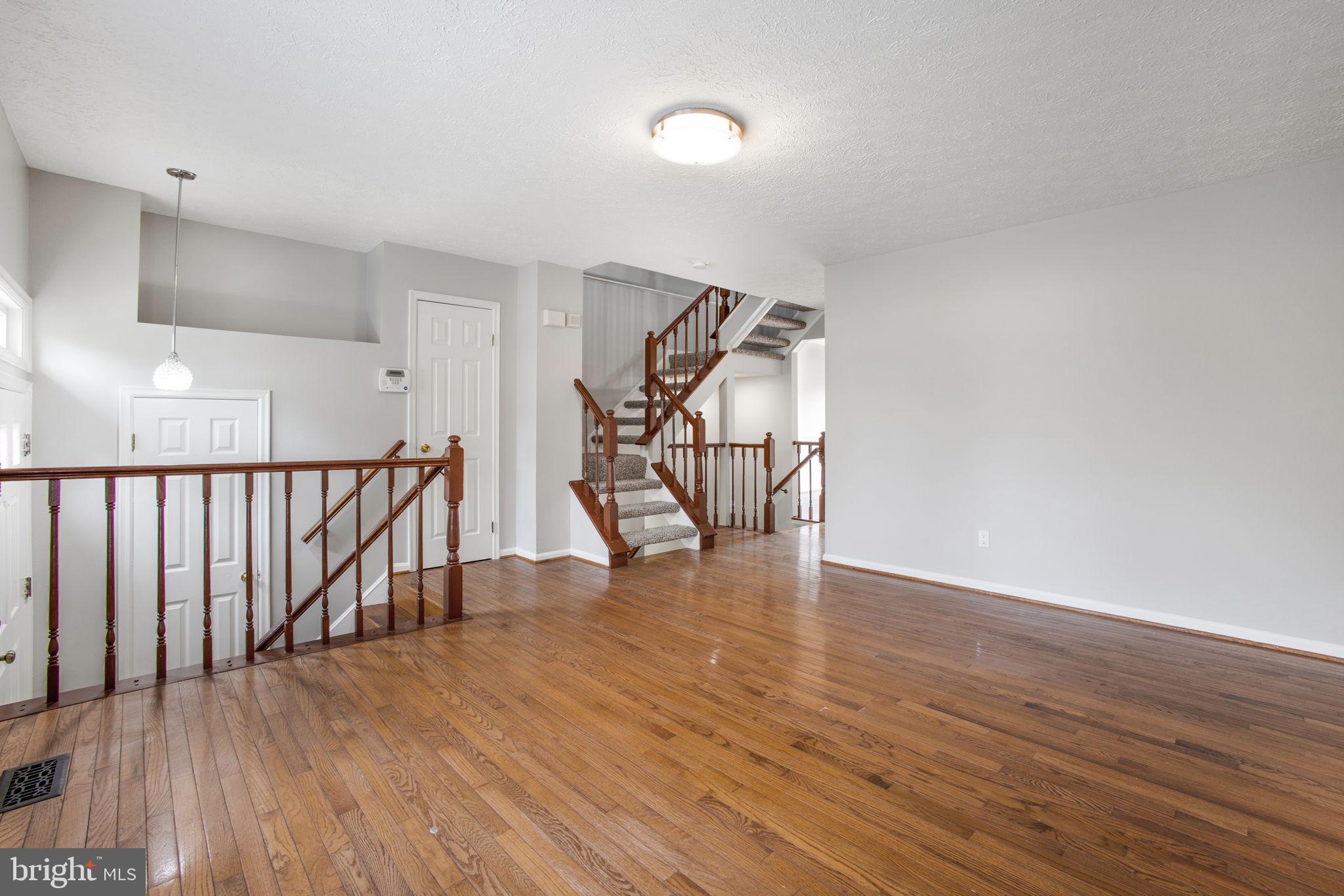 SEVEN OAKS - Residential