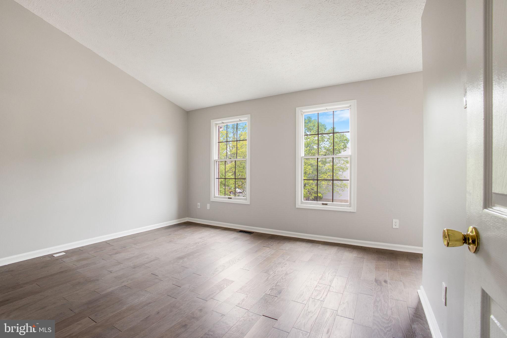 SEVEN OAKS - Residential