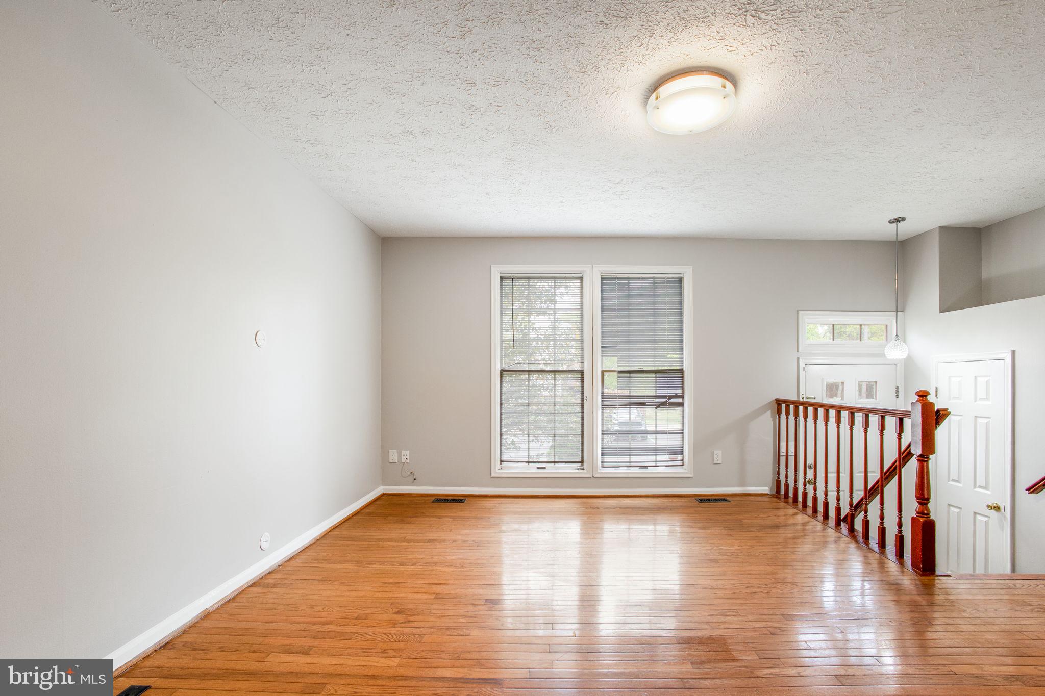 SEVEN OAKS - Residential