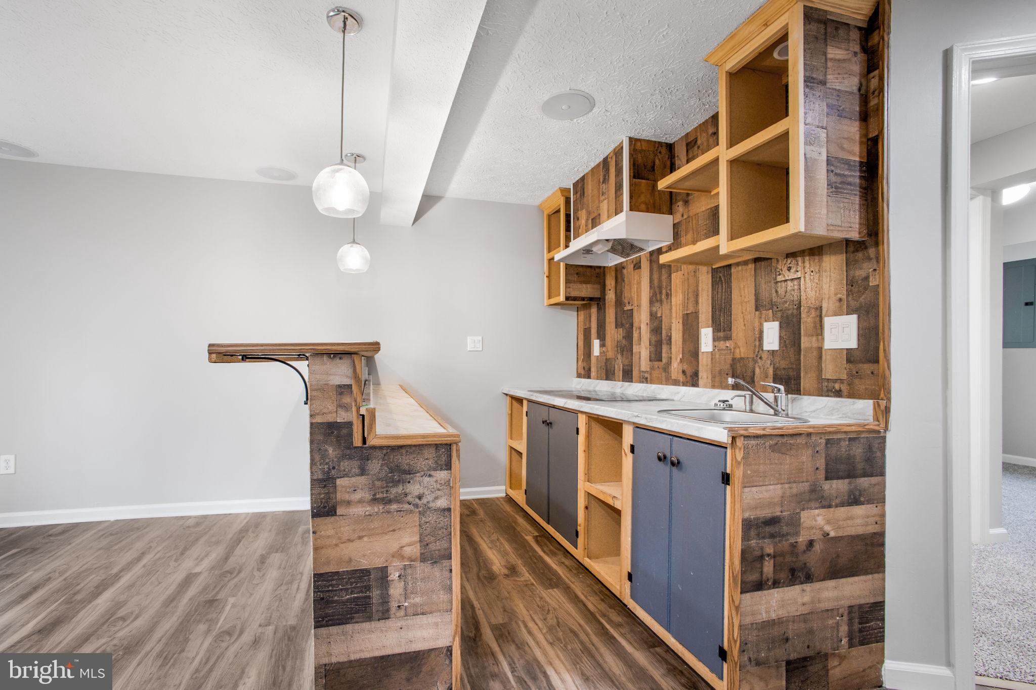 SEVEN OAKS - Residential