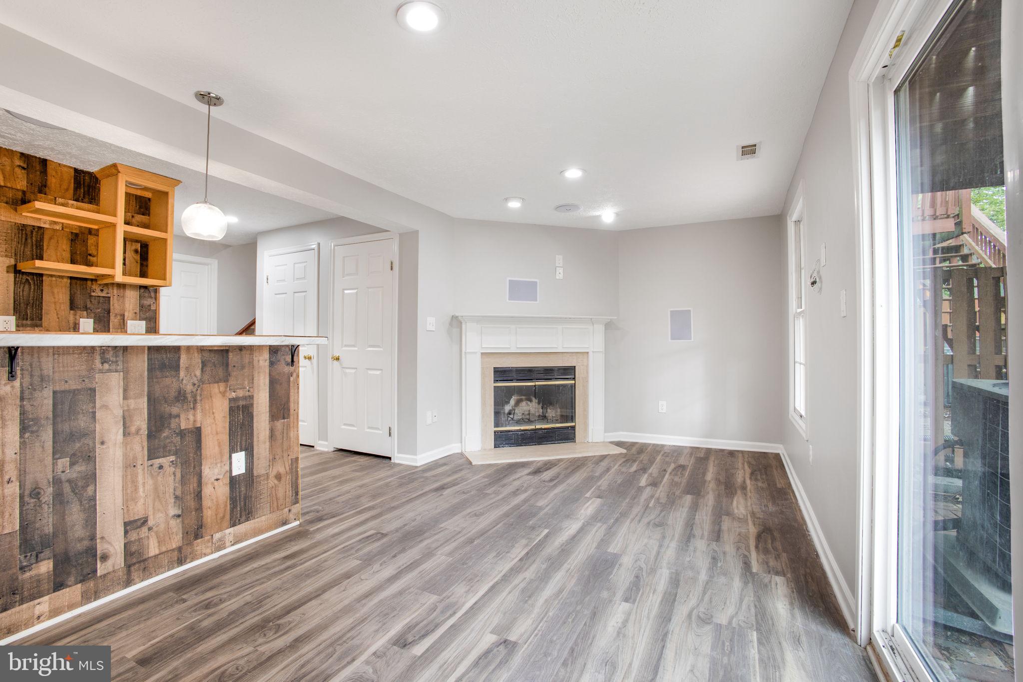 SEVEN OAKS - Residential