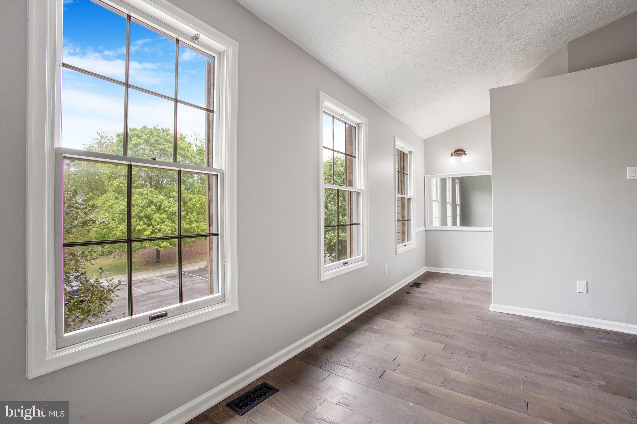 SEVEN OAKS - Residential