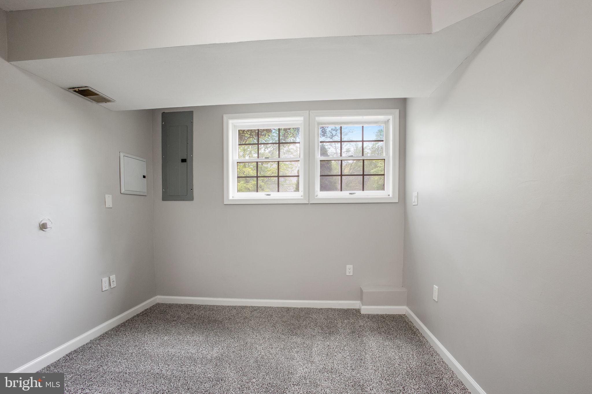 SEVEN OAKS - Residential