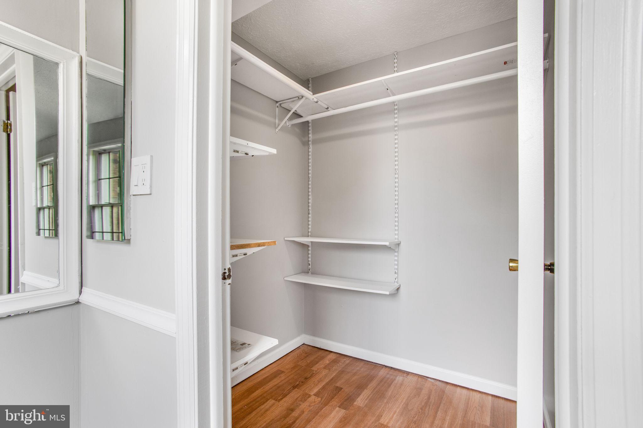 SEVEN OAKS - Residential