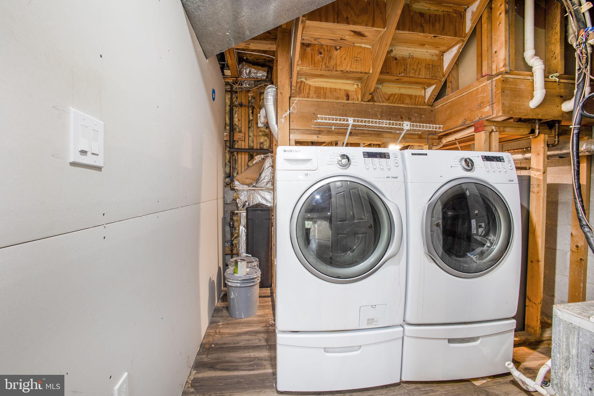 SEVEN OAKS - Residential