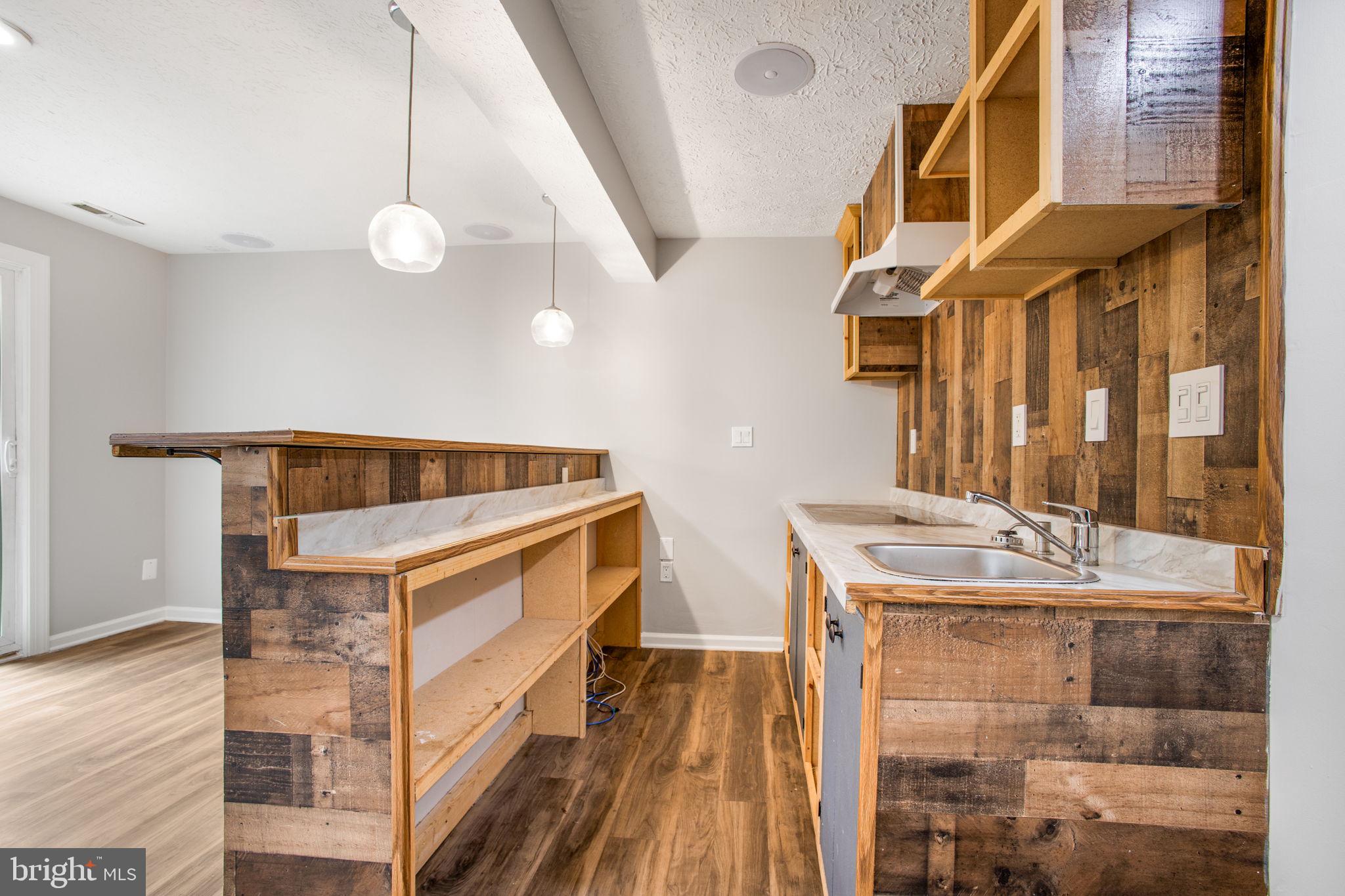 SEVEN OAKS - Residential