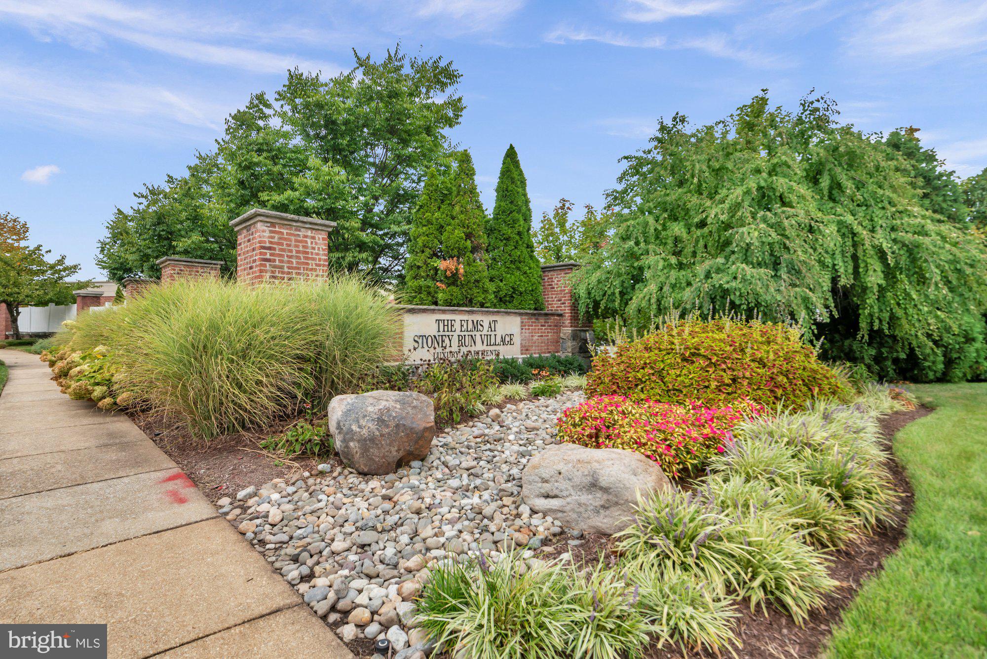 1712 FIELDSTONE COURT